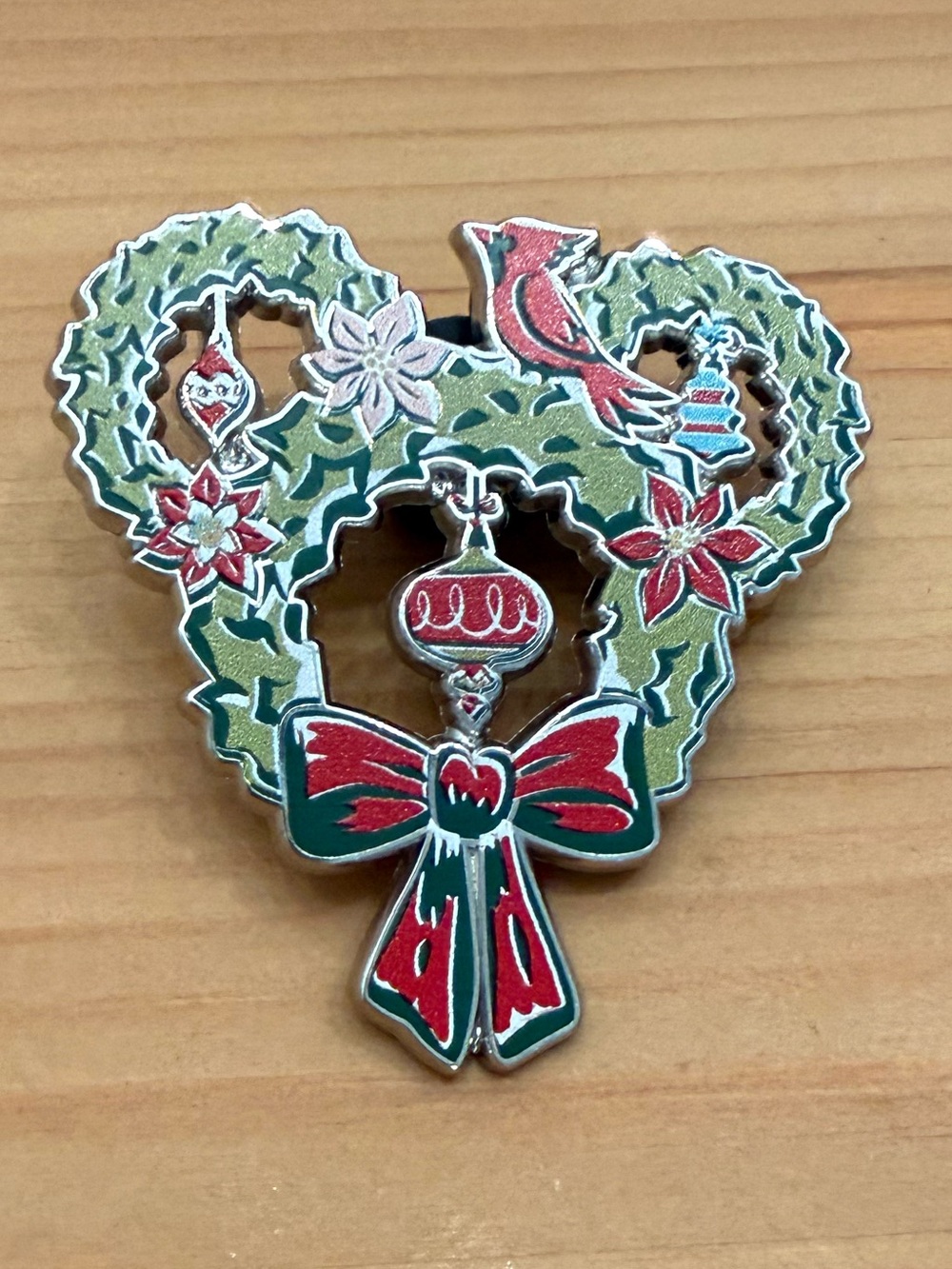 Disney 2022 Vintage Mickey Christmas Wreath OE Pin